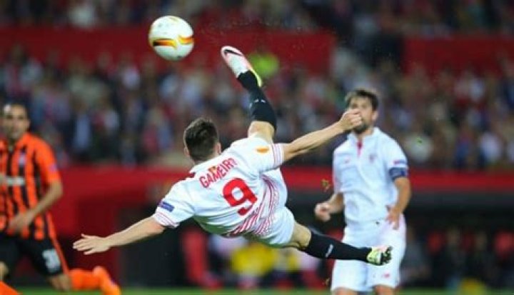 Are high kicks allowed in soccer?