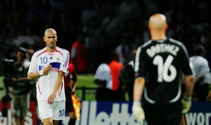 At what age did Zidane retire?