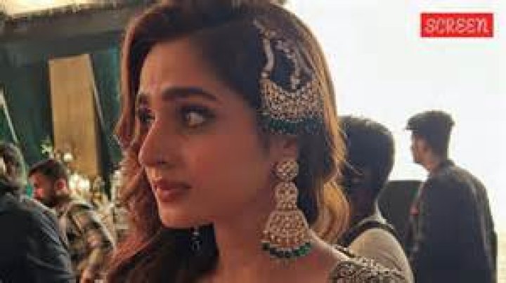 Ayesha Khan: The Multifaceted Star Of Pakistani Entertainment