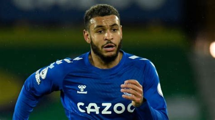 Did Benitez leave Everton?