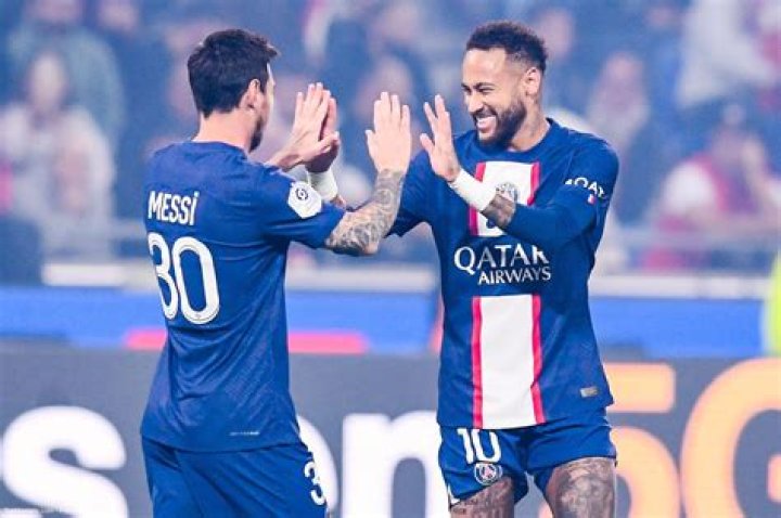 Did Neymar convince Messi to PSG?
