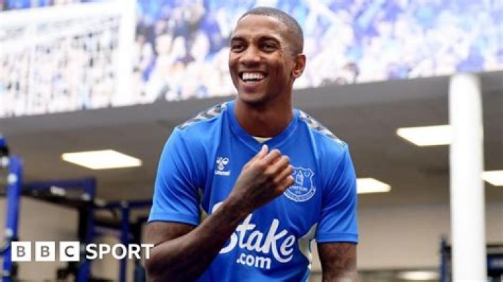 Did Robbie Fowler support Everton?