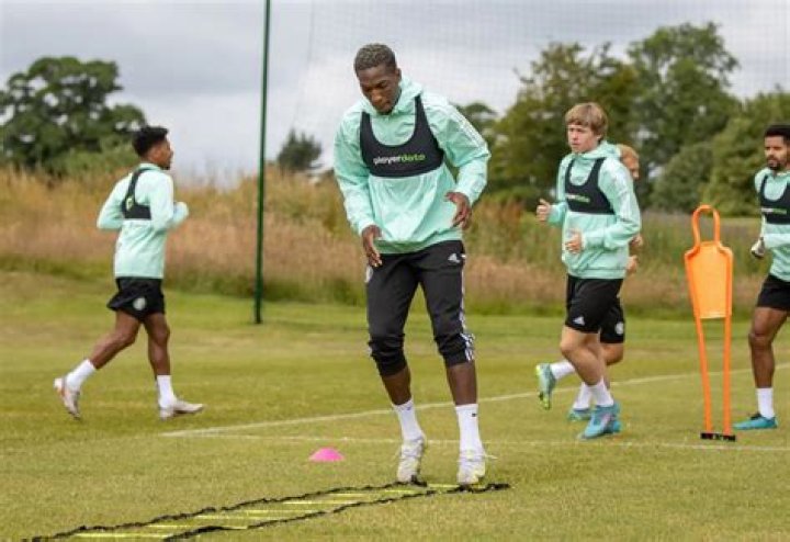 Do footballers weight train?