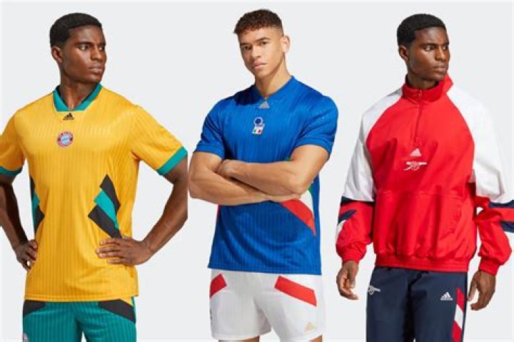 How many teams do Adidas sponsor?