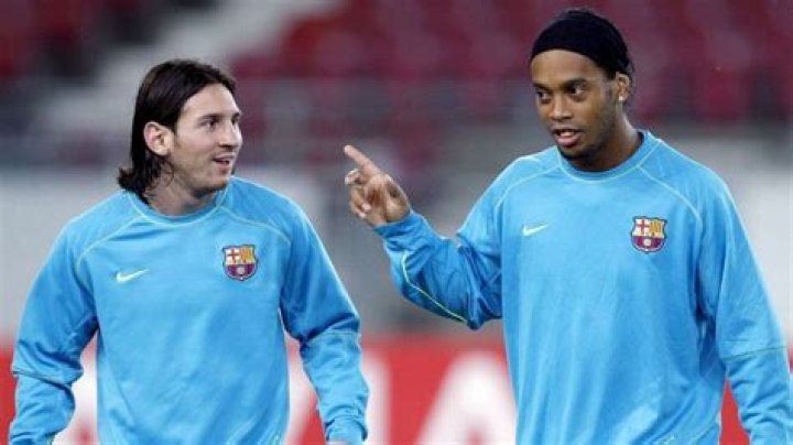 How many years did Messi play with Ronaldinho?