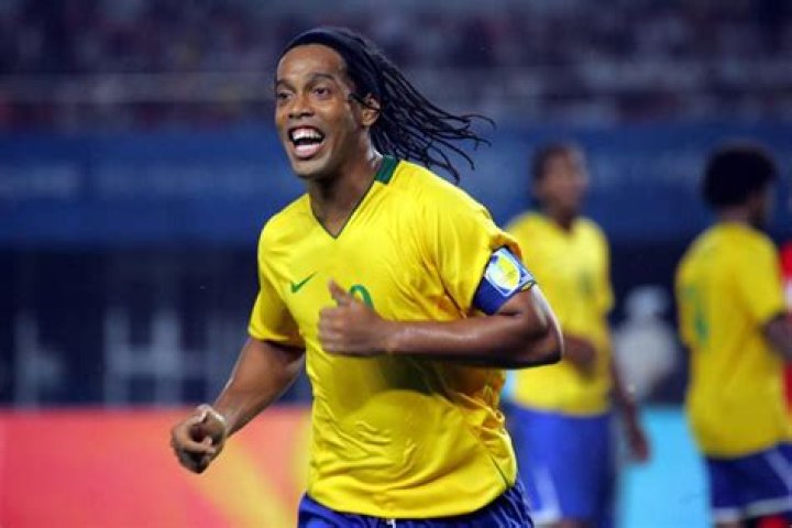 Is Ronaldinho a playmaker?