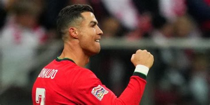 Is Ronaldo a forward or winger?