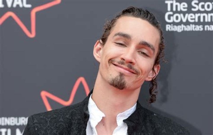 Most Up-to-Date Status: Is Robert Sheehan Single?