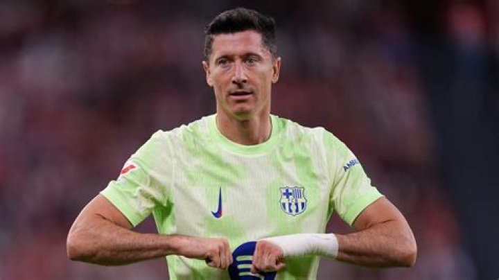 Was Lewandowski a defender?
