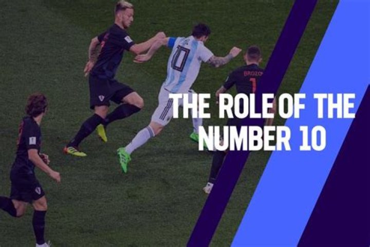 What is No 10 role in football?